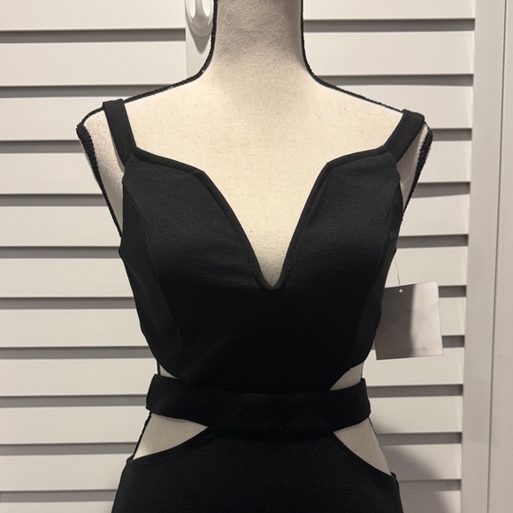 Society of Chic NWT Black Cut-Out Mini Dress, runs small size 2 or 4 check pics. - Picture 2 of 11